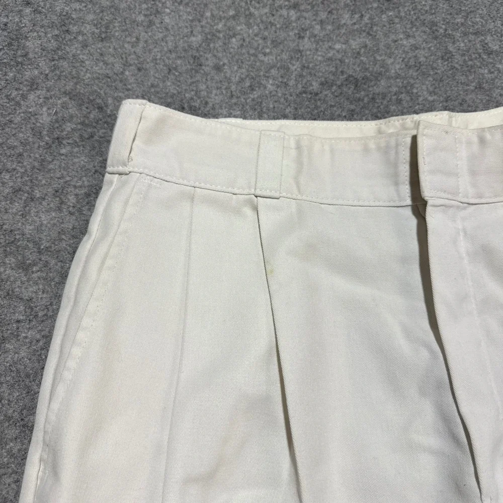 Dickies Mens Pleated Chino Shorts Cream Off White Skater Workwear Size 30